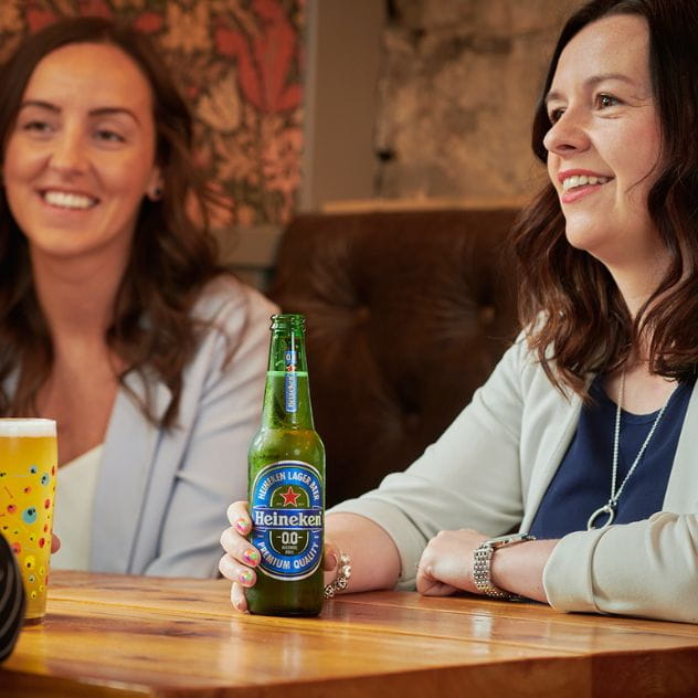 Photo of colleague in pub with HEINEKEN 0